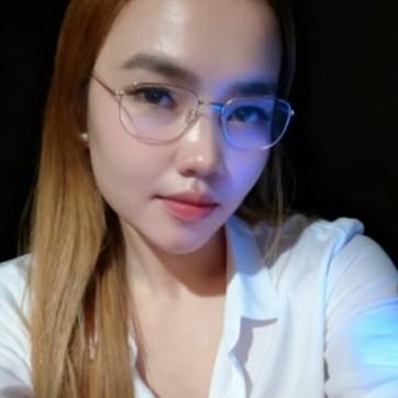 Jenni Delos Reyes