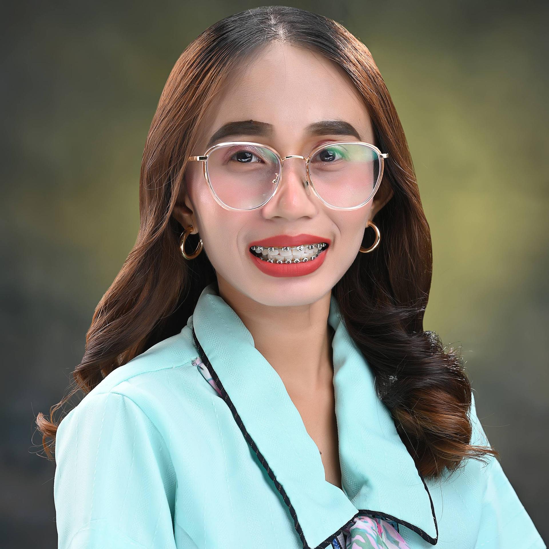 Cindy R. Yntig