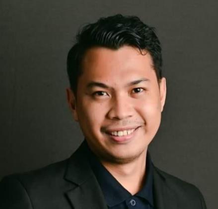 Mark Lizer P. Lagrada